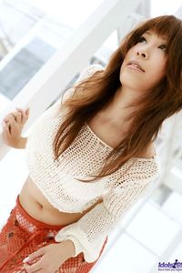 Shizuku Natsukawa Beautiful Asian Babe 01
