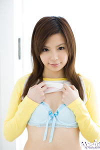 Sweet Asian Girl Riri Kuribayashi Strips 07