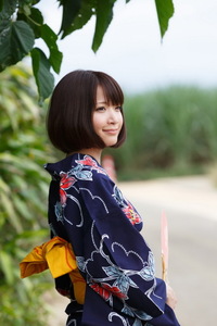 Mayu Kamiya Kimono 08