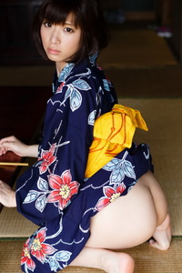 Mayu Kamiya Kimono 11
