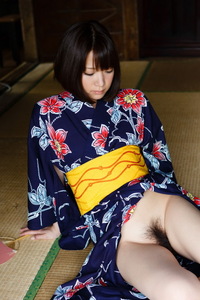Mayu Kamiya Kimono 13