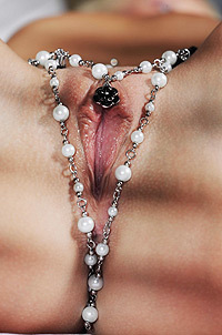 Jewelled Pussy