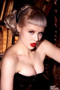 Glamour Blonde Mosh In Black Gloves And Corset 04