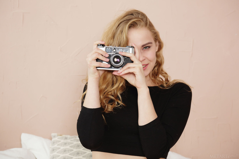 Photograph Me 00