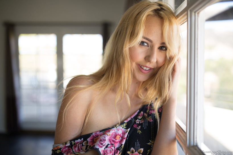 Aali Kali is so pretty 01