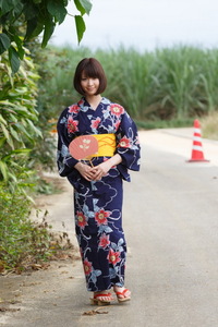 Mayu Kamiya Kimono 07
