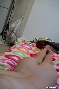 Cali Logan Takes Hot Pics  14