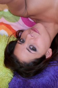 Cali Logan Takes Hot Pics  17