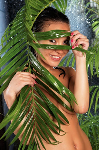 Thai Babe Is So Horny