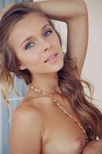 Beautiful Teen Babe Katie Spreads