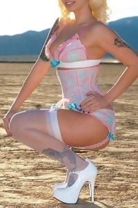 Lynn Lingerie In The Desert